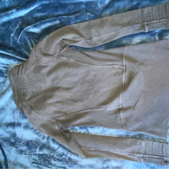 Lululemon Sweater - Picture 2 of 5